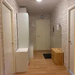 Tilava 2 Makuuhuoneen Asunto 77 M2 Laehellae Keskustaa Ilmainen Pysaekoeinti