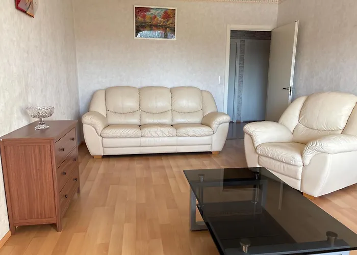 Tilava 2 Makuuhuoneen Asunto 77 M2 Laehellae Keskustaa Ilmainen Pysaekoeinti