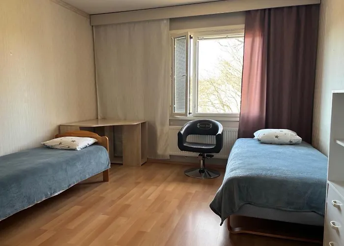 Tilava 2 Makuuhuoneen Asunto 77 M2 Laehellae Keskustaa Ilmainen Pysaekoeinti Apartman Hamina