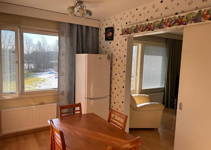 Tilava 2 Makuuhuoneen Asunto 77 M2 Laehellae Keskustaa Ilmainen Pysaekoeinti Apartman *