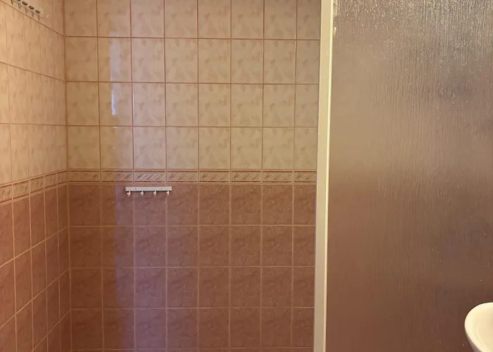 Tilava 2 Makuuhuoneen Asunto 77 M2 Laehellae Keskustaa Ilmainen Pysaekoeinti Apartman *